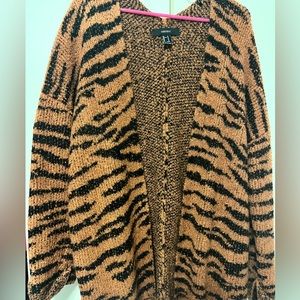 ⭐️2 for $15⭐️ Forever 21 Tiger Print Oversized Cardigan - Women’s Medium